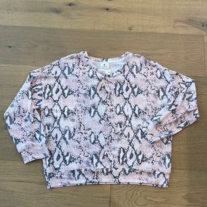SUNDRY pink snakeskin soft sweatshirt